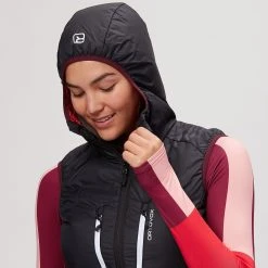 Ortovox Women's Vests Swisswool Piz Boe Vest Women's -Winter Wear Shop BLARAV D5
