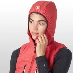 Ortovox Women's Vests Swisswool Piz Boe Vest Women's -Winter Wear Shop BLU D5